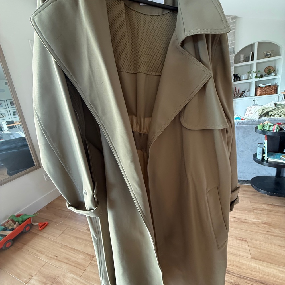 Athleta Stellar Trench - Picture 3 of 5